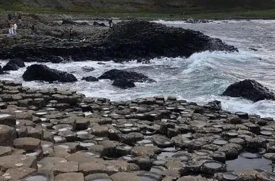 Giant's Causeway com traslado privado de Belfast: Mercedes