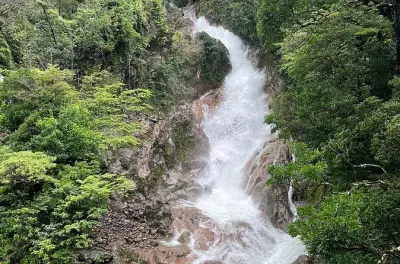 Cachoeira Llanos de Cortez e fontes termais perto de Tamarindo