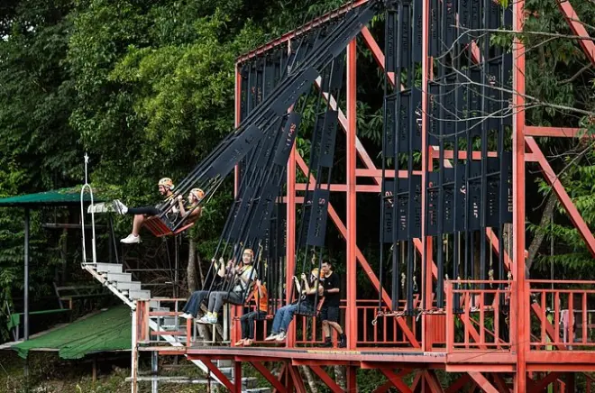 Chiang Mai zipline com 19 plataformas, luge e balanço gigante