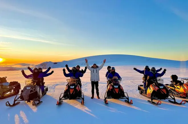 Snowmobile em Langjokull oeste, saindo de Husafell