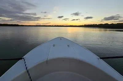 Coucher de soleil à Hopkins Belize avec faune et boissons incluses