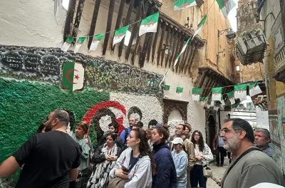 Passeio a pé por Argel: Do centro histórico à Casbah com guia local