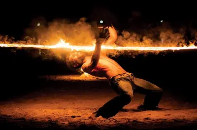 Spectacle de feu au Mele Beach Bar avec transfert hôtel vendredi soir