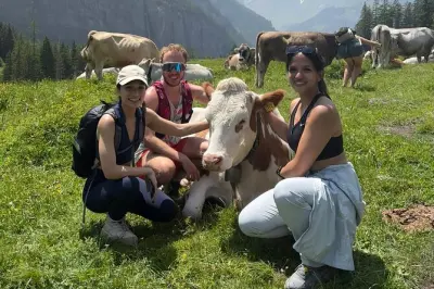 Private Kandersteg to Oeschinensee hike: Swiss mountain guide