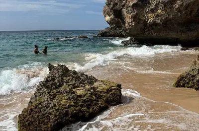 Private Jeep Tour Curaçao: Sea Turtles, Caves & Hidden Beaches