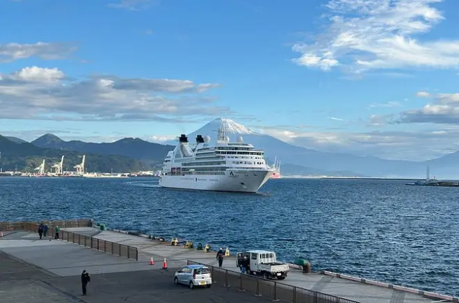 Shimizu Port Private Tour: Mt. Fuji Views, Shrine & Beach