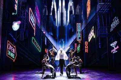Siente la energía de mj the musical en broadway, nueva york. disfruta los éxitos de michael jackson en vivo con recogida fácil de entradas y sin cargos extra.