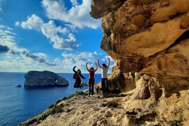 Geführte Wanderung Gozo: Xlendi Bay und Tal-Wardija Tempel