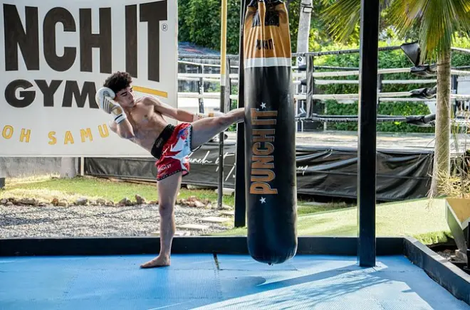 Muay Thai Kurs auf Koh Samui: Anfängertraining mit Profikämpfern