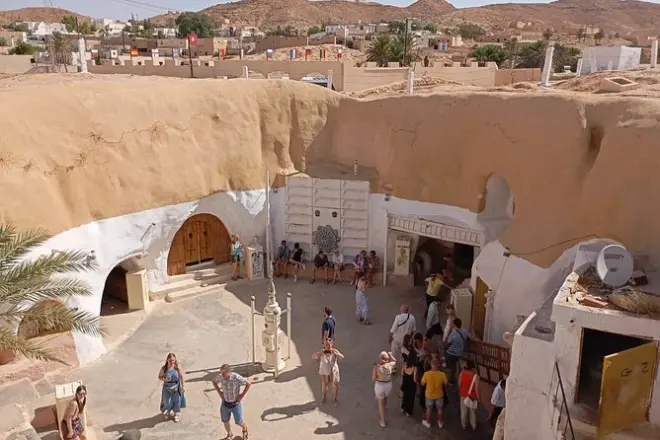 2-Day Star Wars Tatooine Tour: Mos Espa & Ksar Hadada