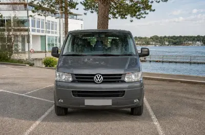 Private Transfer Helsinki Airport to City: Sedan or Minivan