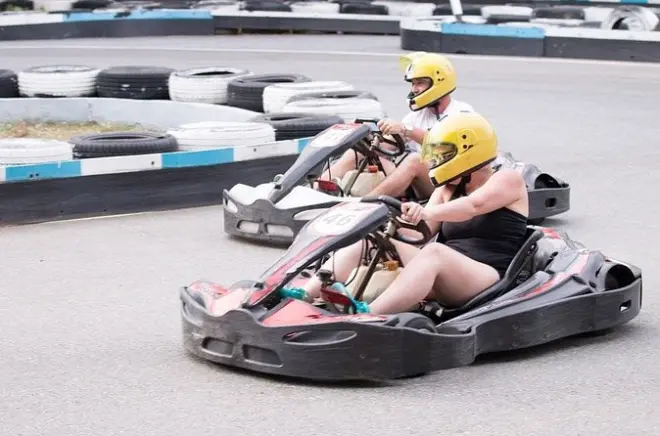 Go-Kart Fahren in Pattaya: EasyKart Einsteiger- & Rennstrecken