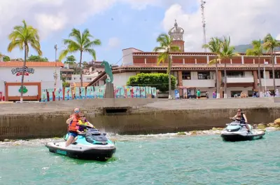 Los Arcos e Colomitos passeio de jet ski em grupo pequeno