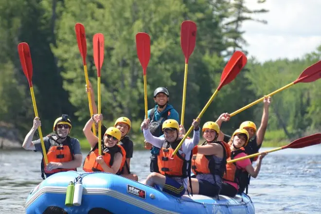 Rafting sul fiume Ottawa: Giornata intera su rapide di grado 3-5