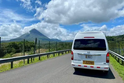 San Jose Airport to La Fortuna Transfer: Private Vehicle