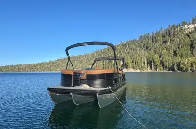 Lake Tahoe Ponton mieten: 4 Stunden auf einer luxuriösen Bennington