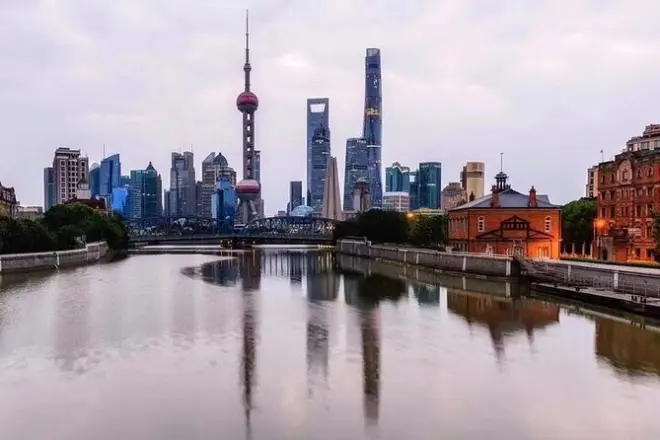 Shanghai Private Day Tour: Bund, Temples & Huangpu River Cruise