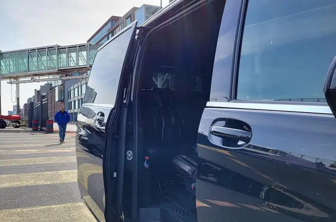 Ijmuiden Port to Amsterdam Transfer: Private Minivan