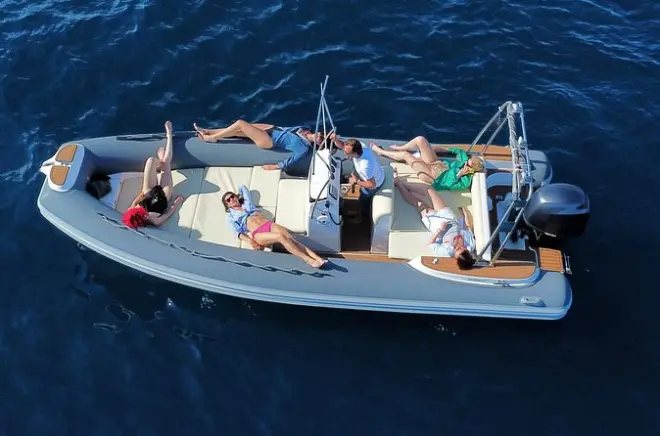 Bootstour Portofino ab Genua: Privates Motorboot mit Schnorcheln