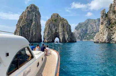 Snorkel en Capri: Gruta azul, Faraglioni y cuatro cuevas marinas