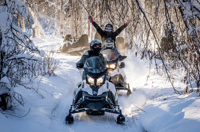 1 Hour Snowmobile Adventure North Pole: Double Rider