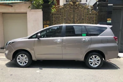 Buchen sie ein privates auto von hanoi nach ninh binh. flexible abholung, komfort und lokaler fahrer. direkter transfer mit stopps auf wunsch. einfach, sicher und schnell.