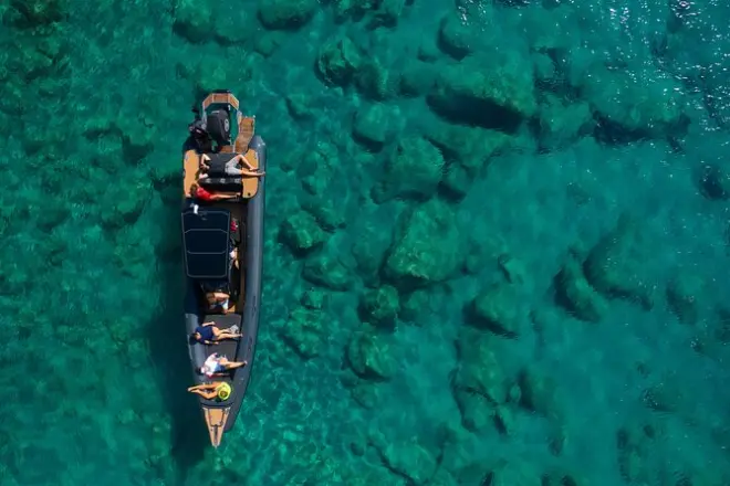 Excursion privée en bateau vers Polyaigos depuis Platis Gialos