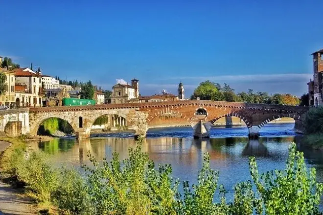 Verona: Tour a pie por el centro histórico y sus rincones ocultos