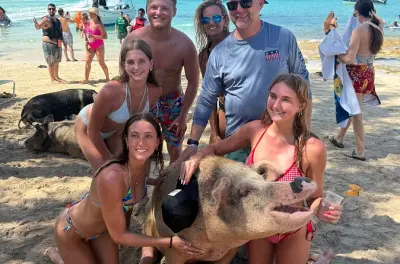 Tour privato in barca a Nassau: 4 isole, tartarughe e Pig Island