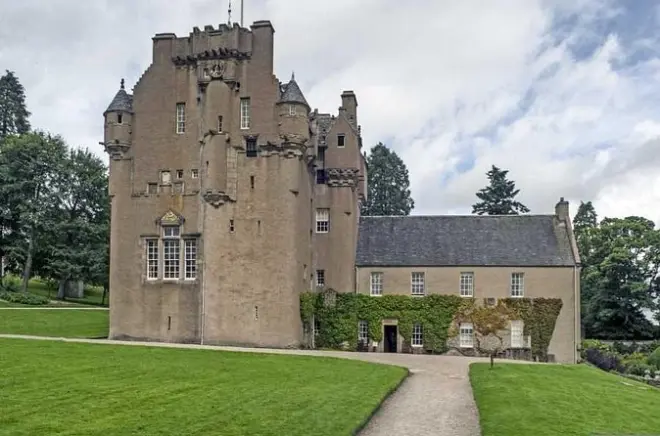 Crathes Castle & Highland Boundary Geology Half-Day Tour