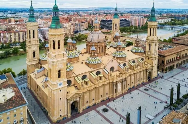 Zaragoza Walking Tour With Guide: Private or Group