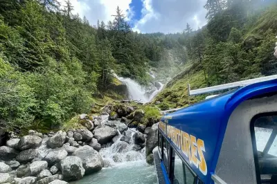 LeConte Glacier em Wrangell: Icebergs e desprendimento de gelo