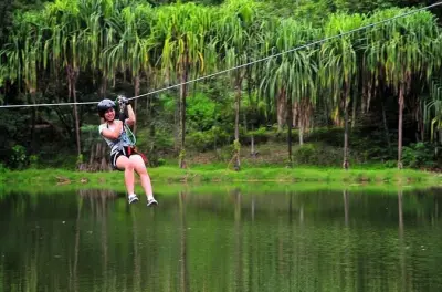 Tyrolienne à Kanchanaburi : 40 obstacles dans la canopée