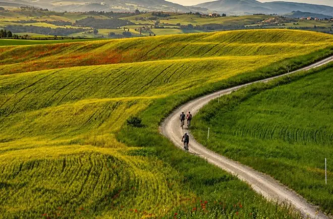 Collines d’argile de Toscane virtuelle en vélo électrique Crete Senesi
