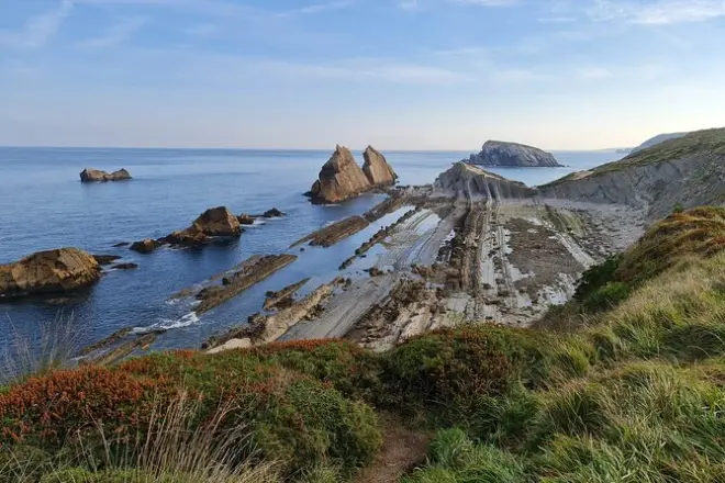 Costa Quebrada Geopark in Kantabrien: 8 Kilometer Geologie