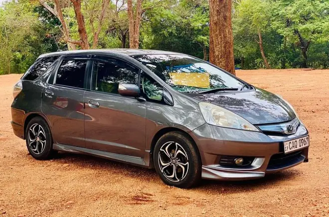 Traslado privado en taxi del aeropuerto de Colombo a Weligama Bay