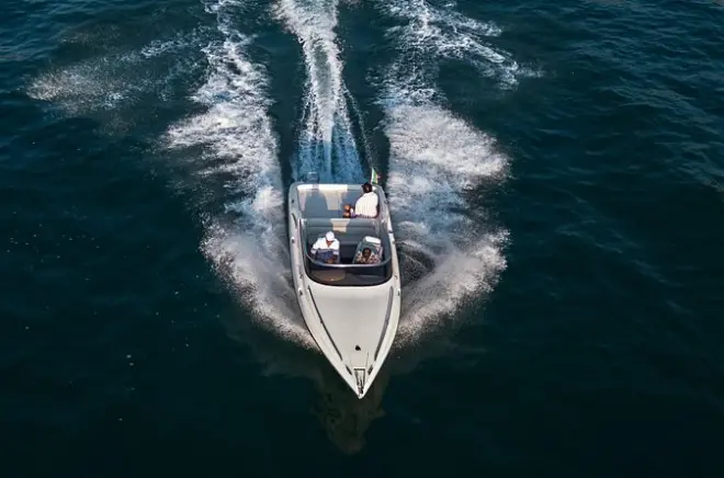 Barco privado 2h no Lago de Como: Bellagio, Varenna e vilas