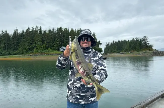 Pesca da riva a Juneau: Salmone e dolly varden guidati