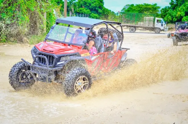 Conducción de buggy en Punta Cana: Tour a la playa Macao