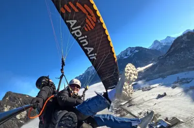 Tandem Paragliding in Interlaken: 10-20 Minutes Over Two Lakes