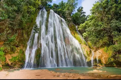 Tour de dia inteiro em Samaná: Cachoeira, cavalgada e Cayo Levantado