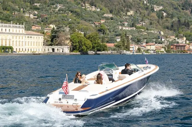 Bateau rapide privé sur le lac de Garde, 2 h, itinéraire libre