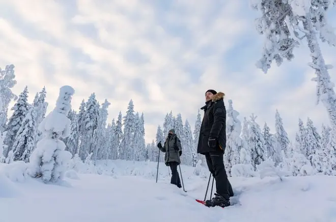 Raquettes et pêche sur glace à Saariselkä : Traditions arctiques