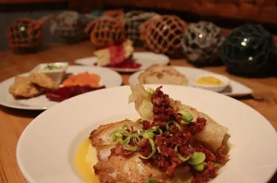 Skrova saveurs dîner 3 plats : Traditions culinaires locales
