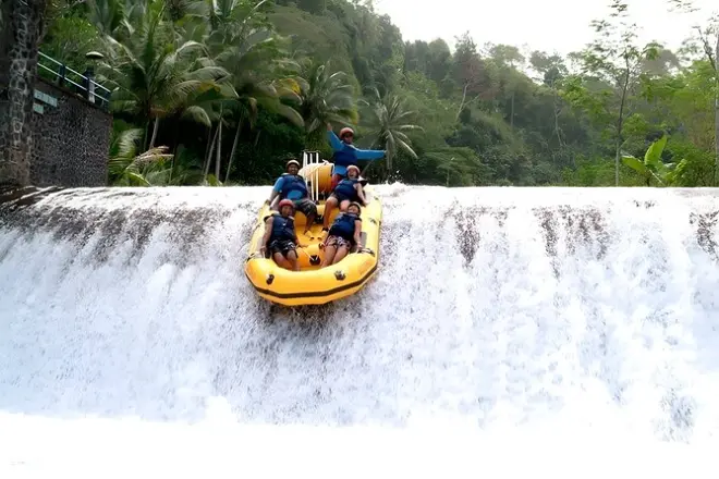Rafting no Telaga Waja e templo Besakih com saída de Seminyak