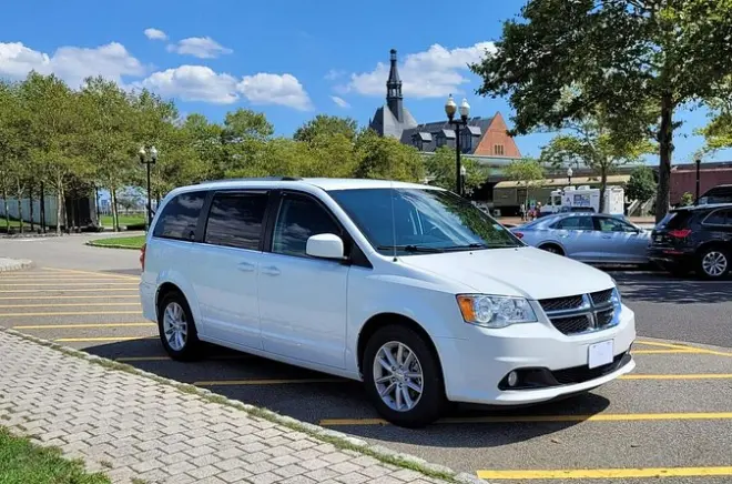 Transfer vom Newark Flughafen zum Cape Liberty Terminal, XL Mini Van