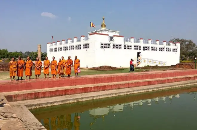 Tour a Lumbini: Tempio Maya Devi e zona monastica con pick-up