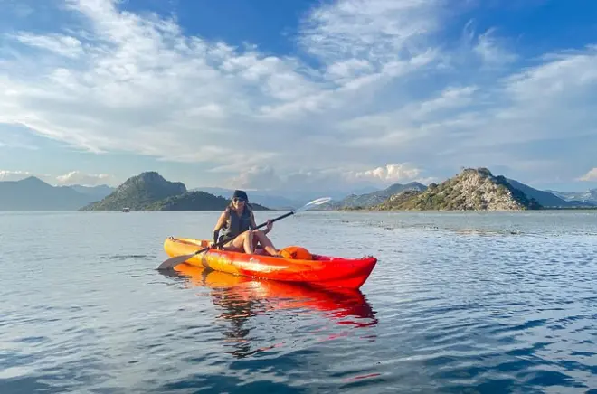 Aluguel de caiaque e SUP no lago Skadar a partir de Vranjina