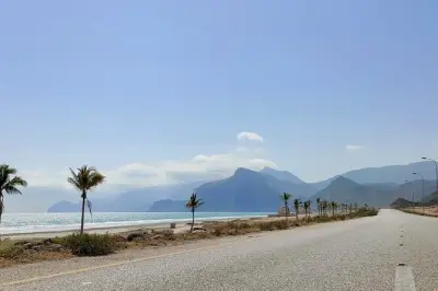 Spiagge e soffioni di West Salalah: Tour privato