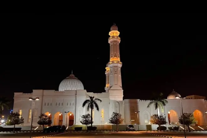 Salalah City Tour: Private guide to mosques, palace & souq